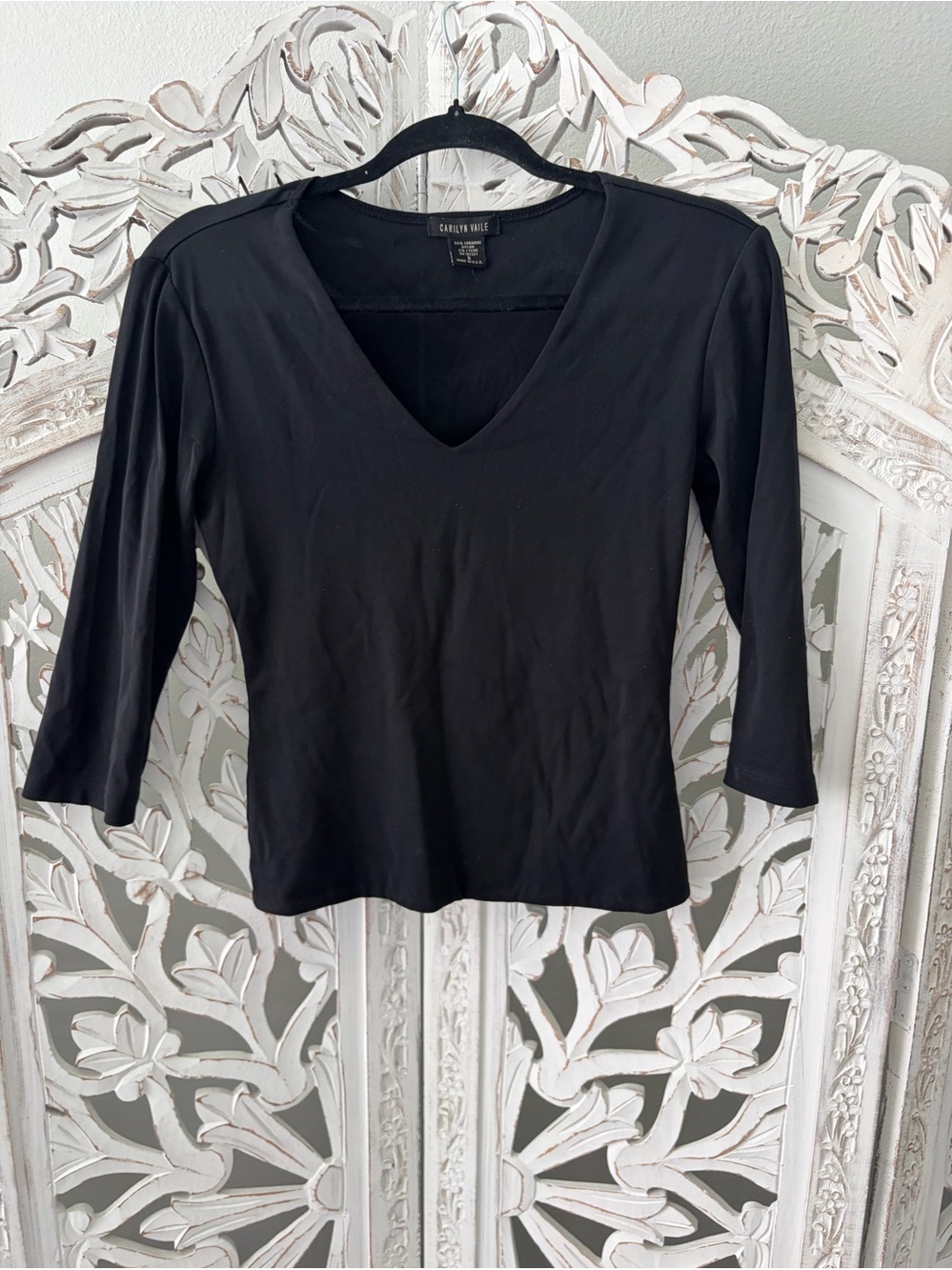 Carilyn Vaile Black V-Neck Three-Quarter Sleeve Top